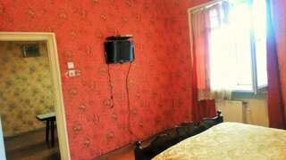 Отель Hotel Lilo near Airport Тбилиси Двухместный номер с 1 кроватью или 2 отдельными кроватями и собственной ванной комнатой-3