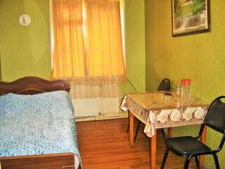 Отель Hotel Lilo near Airport Тбилиси Двухместный номер с 1 кроватью и общей ванной комнатой-1